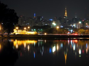 Le parc pauliste d'Ibirapuera by night