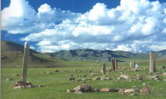 Plateau mongolien et ruines.