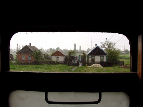 Village vu du train.
