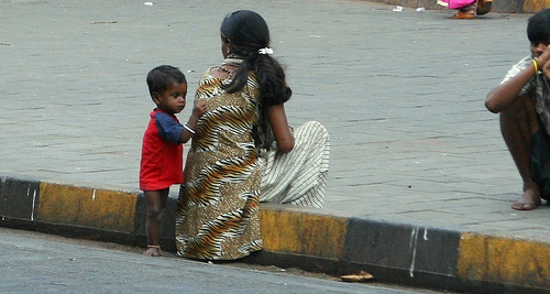 Des familles indiennes n'ont pas d'autres choix que de s'endetter. © brobbeh ( Flickr)